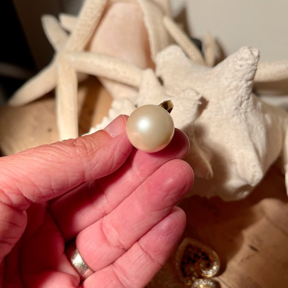 Pearl & Rhinestone earrings - Picture 6 of 8